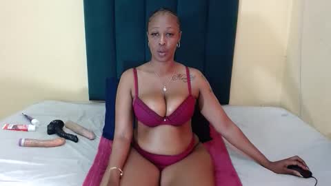 darknlovelyxxx99 online show from September 12, 2025, 1:33 pm