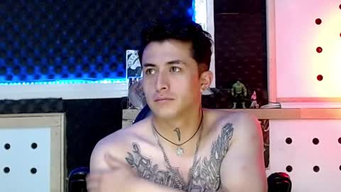 Snapshot of darko0717 chatting on December 23, 2024, 1:40 am DARKO0717 online show from December 23, 2024, 1:40 am