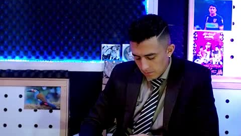 Snapshot of darko0717 chatting on February 12, 2025, 1:37 pm DARKO0717 online show from February 12, 2025, 1:37 pm