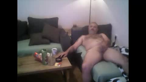 Snapshot of darko9504265 chatting on September 30, 2025, 4:28 am darko9504265 online show from September 30, 2025, 4:28 am