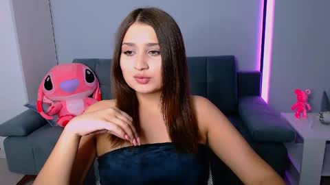 Amelie online show from June 8, 2026, 4:07 pm