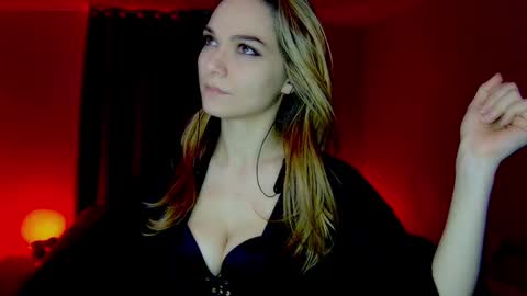 roseredgoddess online show from January 5, 2025, 3:11 am