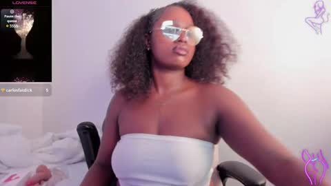 Snapshot of darle_volant chatting on October 2, 2025, 11:17 am Darle Volant online show from October 2, 2025, 11:17 am