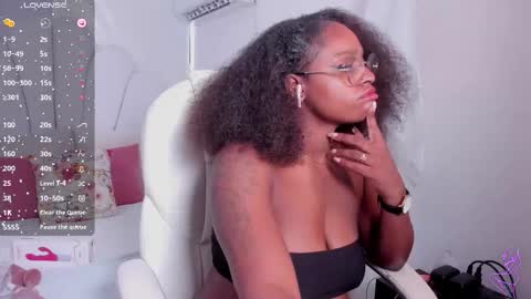 Snapshot of darle_volant chatting on October 18, 2025, 9:04 pm Darle Volant online show from October 18, 2025, 9:04 pm