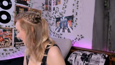 lina online show from December 7, 2024, 8:49 pm