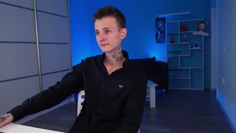 your lovely Oli online show from December 19, 2024, 2:57 pm