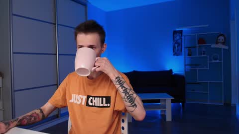 your lovely Oli online show from December 25, 2024, 11:31 pm