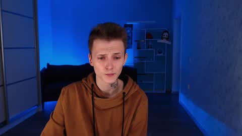 your lovely Oli online show from December 29, 2024, 5:33 pm