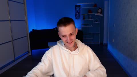 your lovely Oli online show from January 10, 2025, 8:04 pm