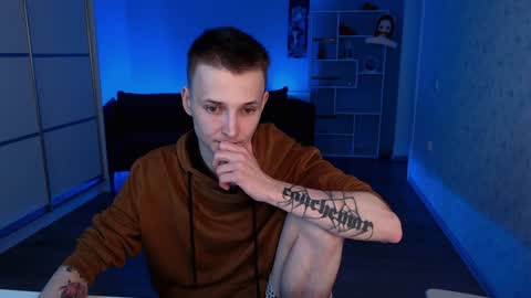 your lovely Oli online show from January 11, 2025, 5:07 pm