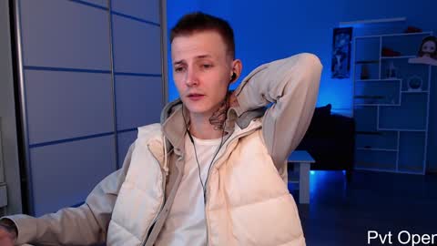 your lovely Oli online show from January 12, 2025, 6:27 pm