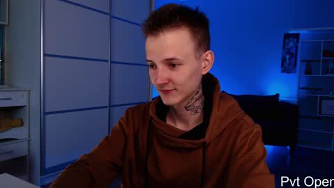 your lovely Oli online show from January 27, 2025, 7:56 am