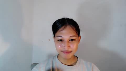 Snapshot of darling_sweetheartxx chatting on October 21, 2025, 5:35 pm YOUR ATHENA online show from October 21, 2025, 5:35 pm