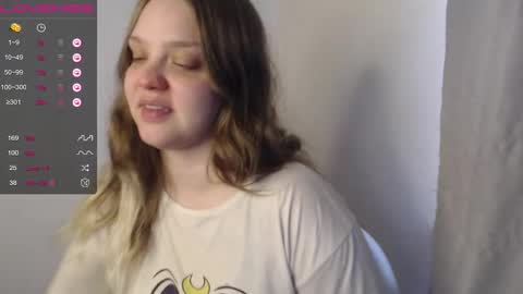 darling_tony18 online show from September 14, 2025, 1:43 pm