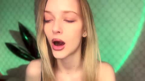 D online show from December 21, 2025, 7:15 am