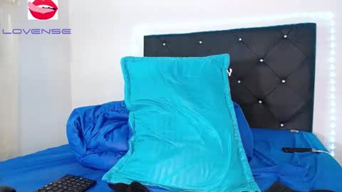 Snapshot of darlyng_cazanova chatting on January 5, 2025, 1:35 am louis davila online show from January 5, 2025, 1:35 am