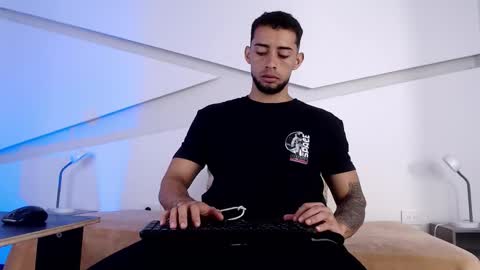 Kael online show from October 29, 2025, 1:35 pm