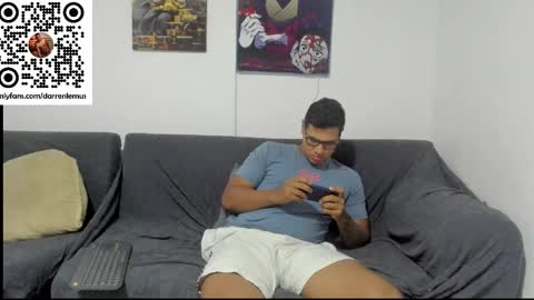 Snapshot of darren_lemus chatting on October 22, 2025, 5:08 am Darren lemus online show from October 22, 2025, 5:08 am