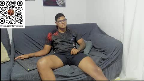 Snapshot of darren_lemus chatting on October 22, 2025, 11:48 pm Darren lemus online show from October 22, 2025, 11:48 pm