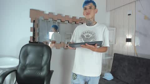 darwin_ggh online show from November 16, 2025, 7:14 am