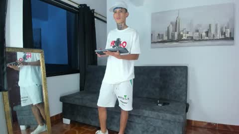 darwin_ggh online show from November 18, 2025, 7:02 am