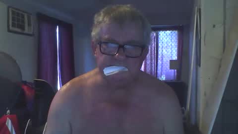 Snapshot of darwincock chatting on February 28, 2025, 10:17 pm darwincock online show from February 28, 2025, 10:17 pm