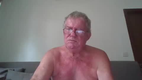 darwincock online show from April 29, 2026, 2:26 am