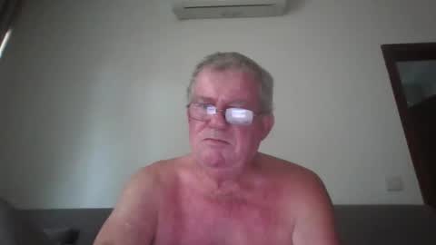 darwincock online show from May 2, 2026, 1:54 am