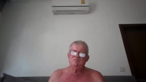 darwincock online show from June 5, 2026, 6:52 am
