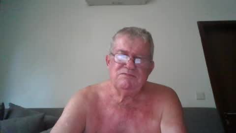 darwincock online show from June 13, 2026, 1:47 am