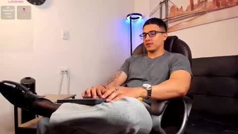 Dash online show from December 22, 2025, 1:41 pm