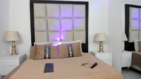 Snapshot of dashathompson chatting on May 14, 2026, 11:39 am dashathompson online show from May 14, 2026, 11:39 am