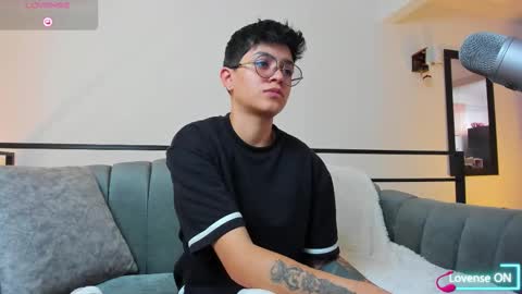 Snapshot of dass_roman chatting on October 16, 2025, 5:14 pm Dass Roman online show from October 16, 2025, 5:14 pm