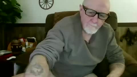 dave571960 online show from May 14, 2026, 10:49 pm