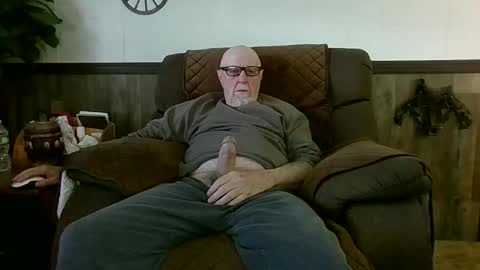 dave571960 online show from May 17, 2026, 10:33 am