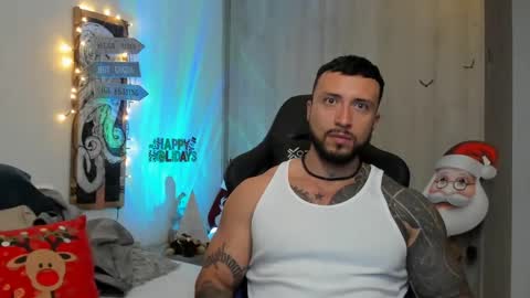 Snapshot of dave_max93 chatting on December 14, 2024, 4:45 am DAVE MAX online show from December 14, 2024, 4:45 am