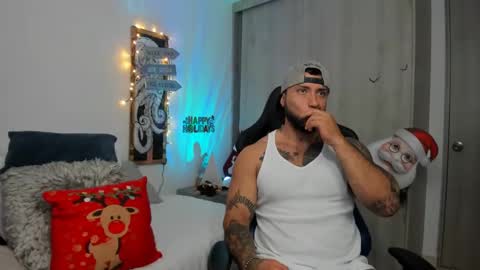 Snapshot of dave_max93 chatting on December 16, 2024, 3:11 pm DAVE MAX online show from December 16, 2024, 3:11 pm