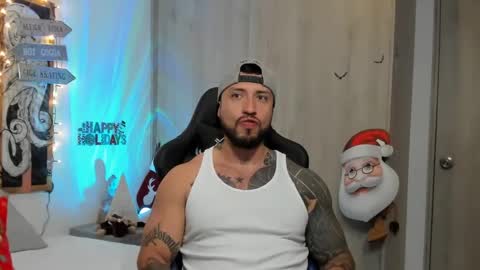 Snapshot of dave_max93 chatting on December 17, 2024, 3:17 am DAVE MAX online show from December 17, 2024, 3:17 am