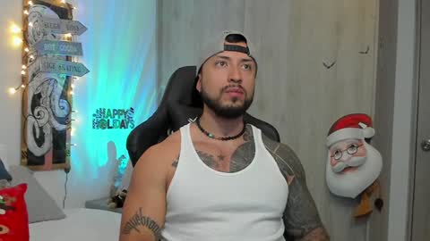 Snapshot of dave_max93 chatting on December 17, 2024, 8:43 pm DAVE MAX online show from December 17, 2024, 8:43 pm