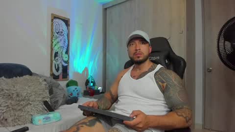 Snapshot of dave_max93 chatting on January 3, 2025, 7:07 pm DAVE MAX online show from January 3, 2025, 7:07 pm