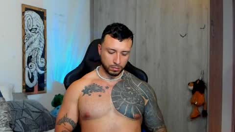 Snapshot of dave_max93 chatting on January 19, 2025, 5:26 am DAVE MAX online show from January 19, 2025, 5:26 am