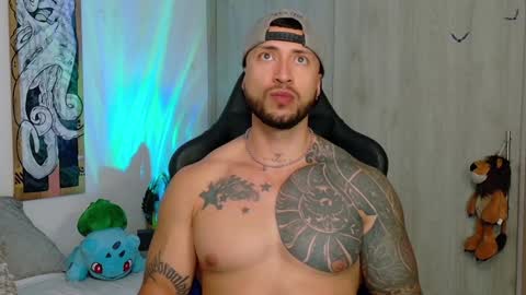 Snapshot of dave_max93 chatting on February 2, 2025, 4:11 pm DAVE MAX online show from February 2, 2025, 4:11 pm