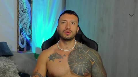 Snapshot of dave_max93 chatting on February 19, 2025, 5:49 pm DAVE MAX online show from February 19, 2025, 5:49 pm