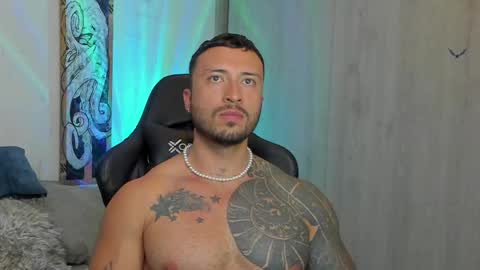 Snapshot of dave_max93 chatting on February 19, 2025, 8:52 pm DAVE MAX online show from February 19, 2025, 8:52 pm