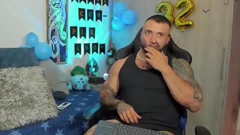 Snapshot of dave_max93 chatting on February 26, 2025, 2:26 am DAVE MAX online show from February 26, 2025, 2:26 am