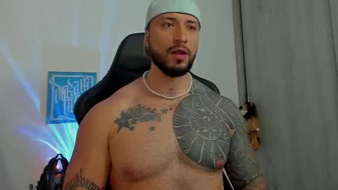 Snapshot of dave_max93 chatting on October 3, 2025, 5:21 pm DAVE MAX online show from October 3, 2025, 5:21 pm