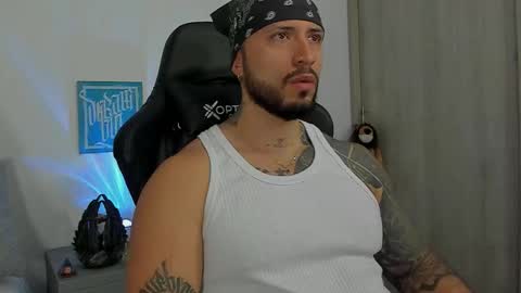 Snapshot of dave_max93 chatting on October 6, 2025, 2:47 pm DAVE MAX online show from October 6, 2025, 2:47 pm