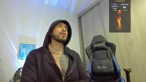 Snapshot of dave_max93 chatting on October 12, 2025, 2:32 am DAVE MAX online show from October 12, 2025, 2:32 am