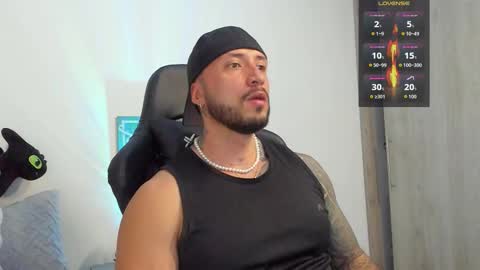 Snapshot of dave_max93 chatting on October 15, 2025, 2:01 am DAVE MAX online show from October 15, 2025, 2:01 am