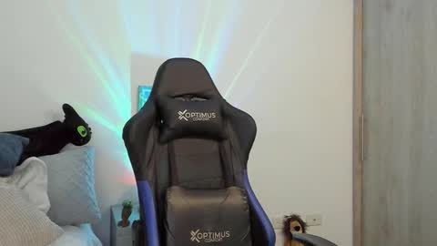 Snapshot of dave_max93 chatting on October 26, 2025, 2:28 am DAVE MAX online show from October 26, 2025, 2:28 am